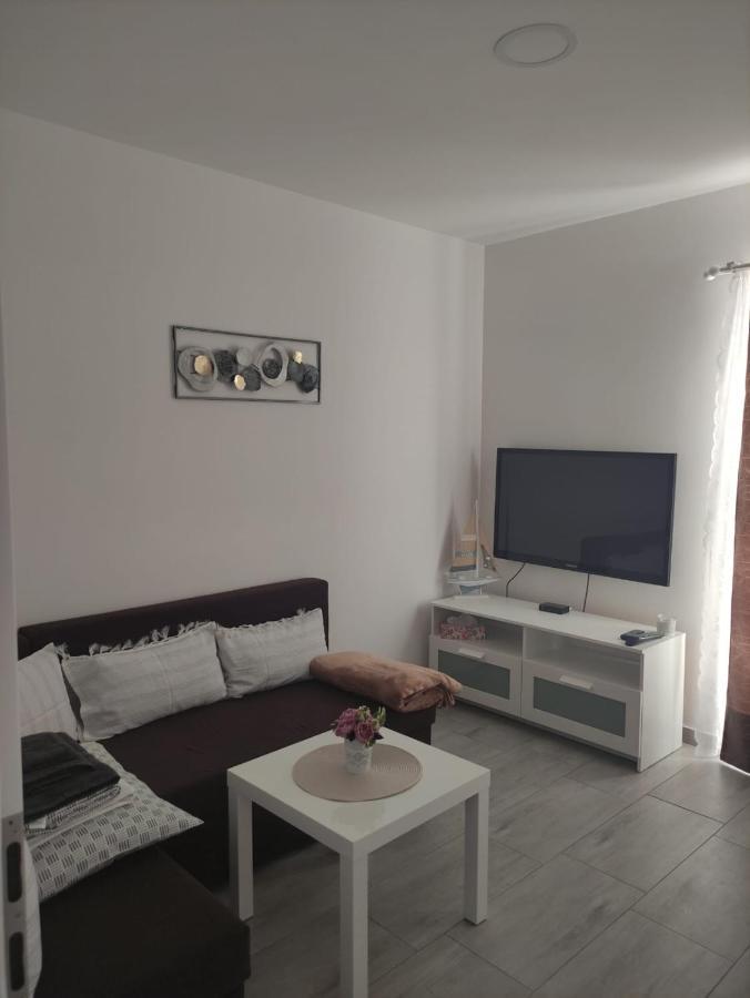 Apartmani Ima Rovanjska Ngoại thất bức ảnh