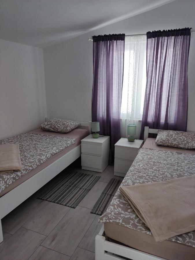 Apartmani Ima Rovanjska Ngoại thất bức ảnh