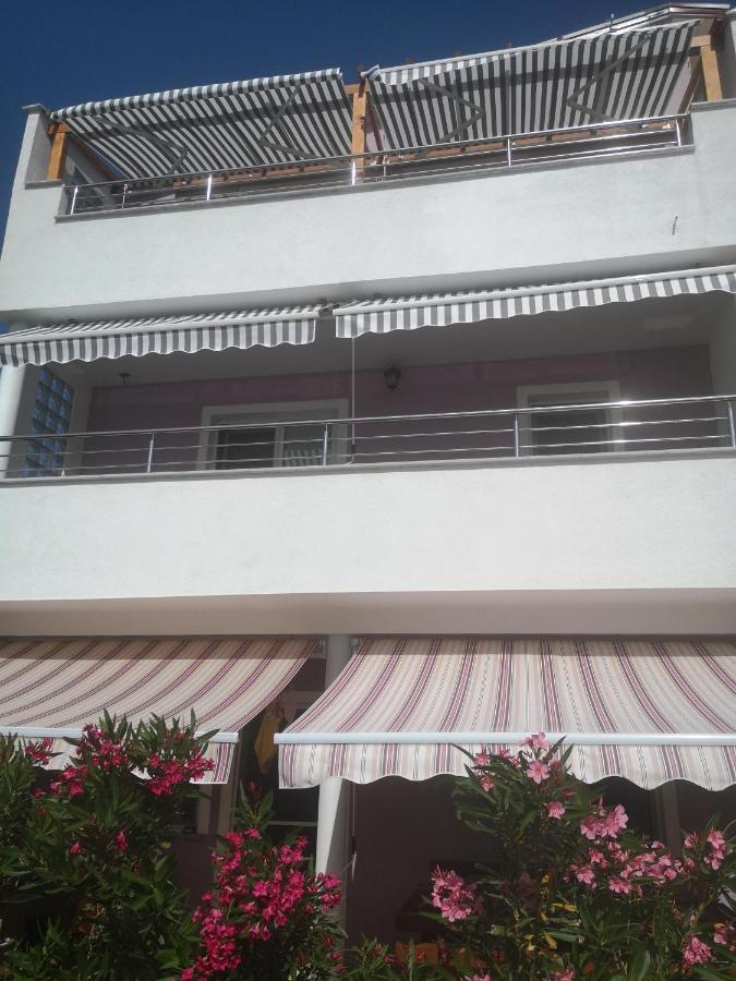 Apartmani Ima Rovanjska Ngoại thất bức ảnh