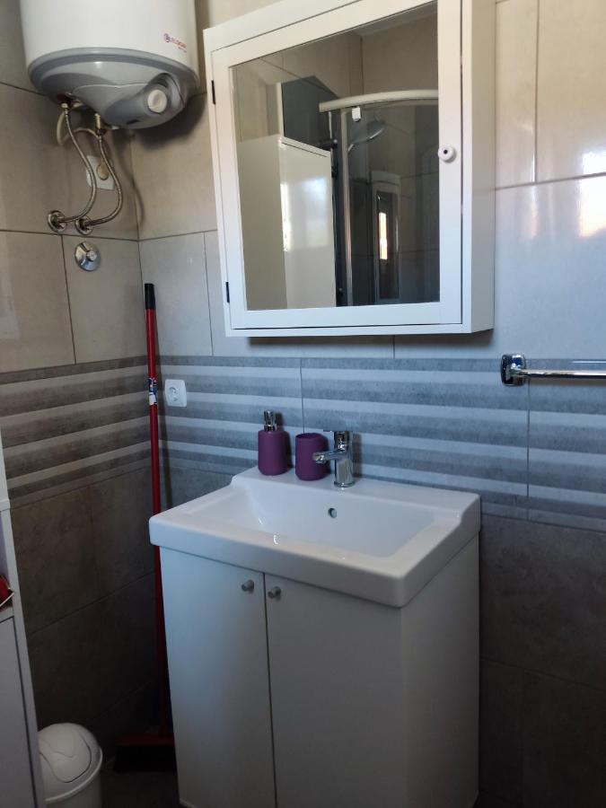 Apartmani Ima Rovanjska Ngoại thất bức ảnh